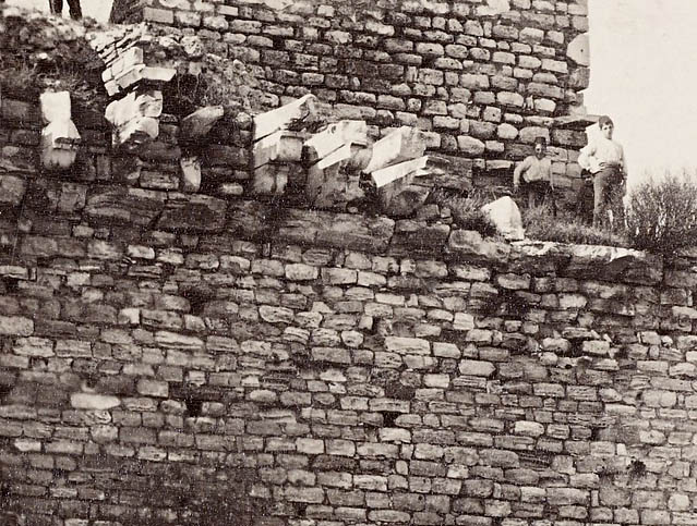 People standing on the walls of Constantinople