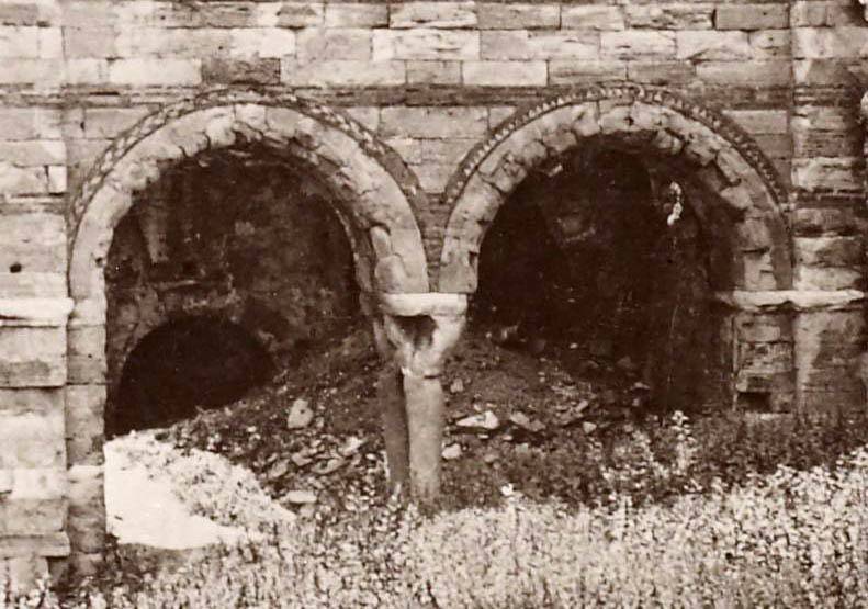 Tekfur Sarayi right arched entrance