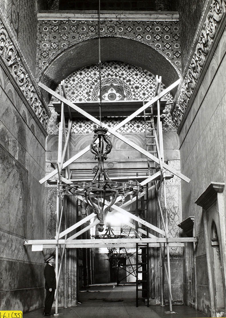 scaffold in vestibule Hagia Sophia