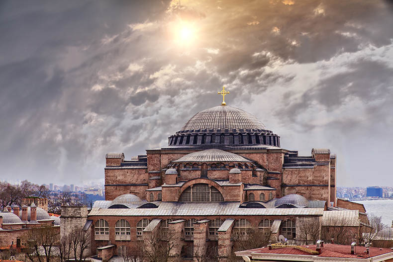 #91 - Main news thread - conflicts, terrorism, crisis from around the globe - Page 33 Hagia-sophia-cross-dome