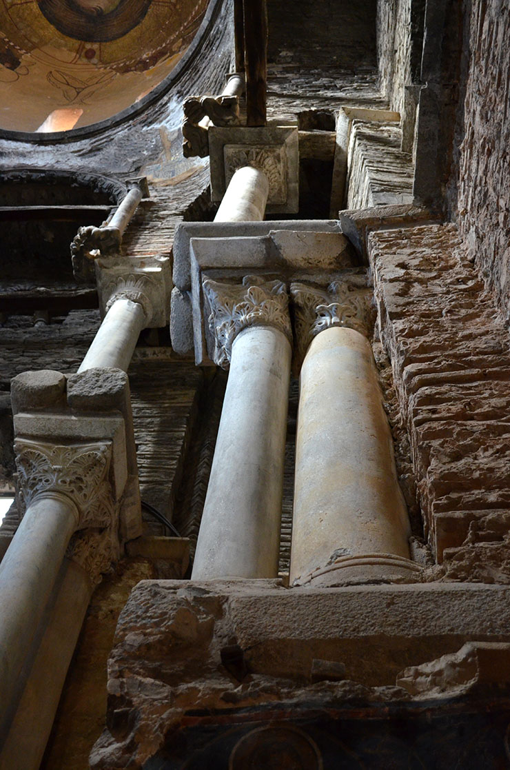 Columns nave church Theotokos Parigoritissa in Arta